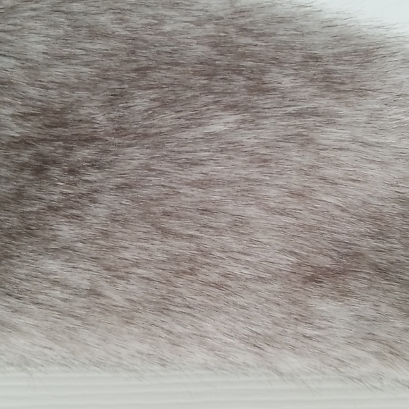 Faux Fur Shawl - Picture 2 of 6
